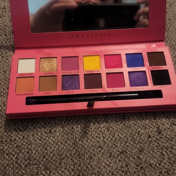 Alyssa Edwards Anastasia eye palette - Picture 4 of 4